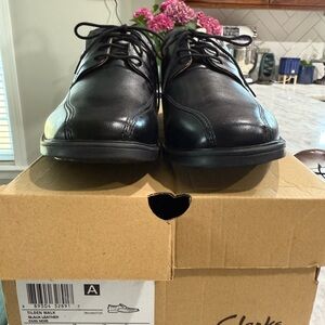 Clarks Men's Black Oxford Shoes